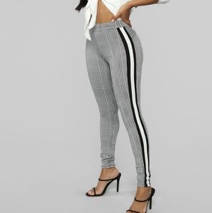 NWOT - plaid XL pants